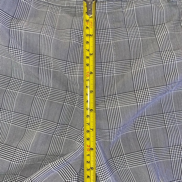 H&M Casual Dress Shorts ! - Picture 5 of 6